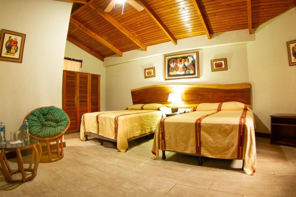 Dos Mundos Hotel 4*